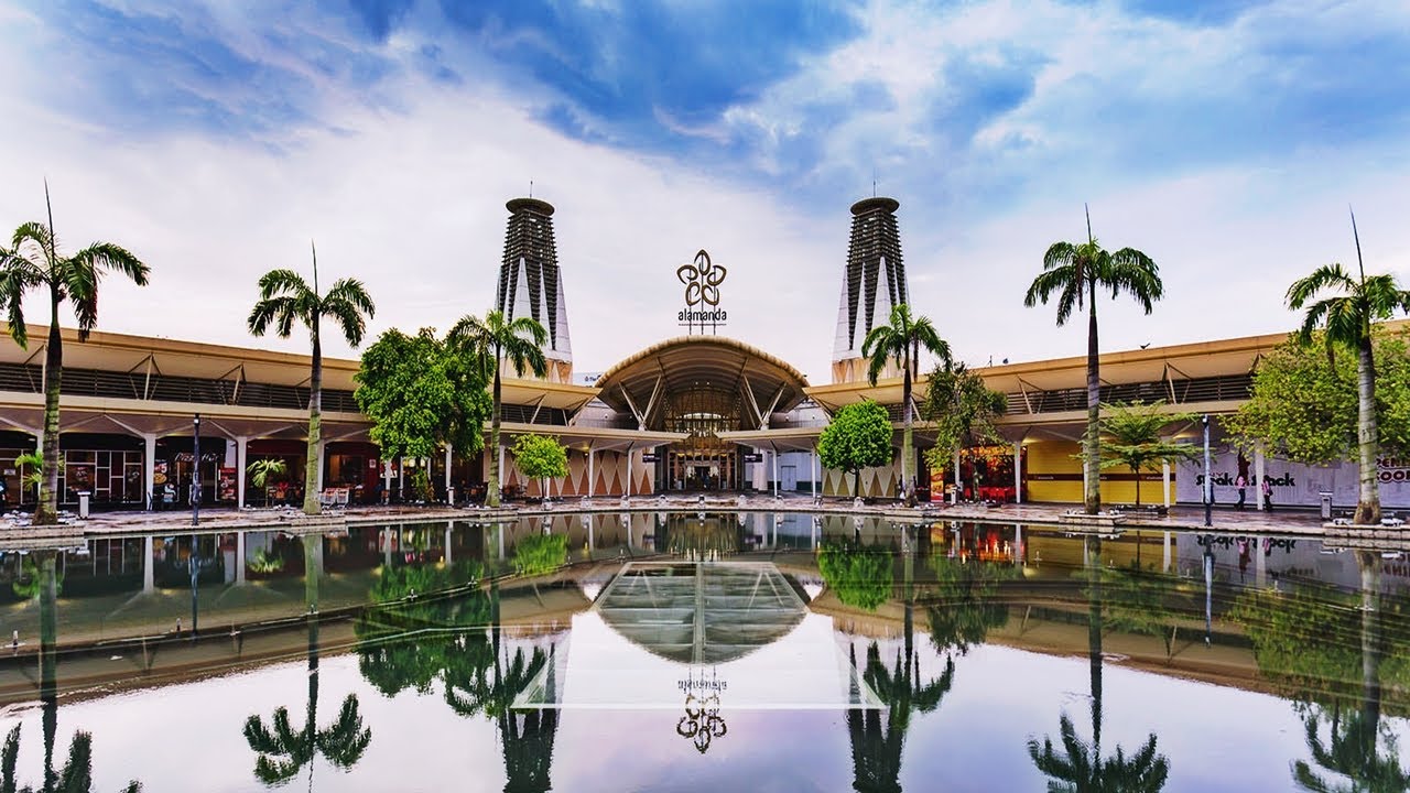 Walk around most unique shopping mall in Putrajaya Malaysia - Alamanda Shopping Centre