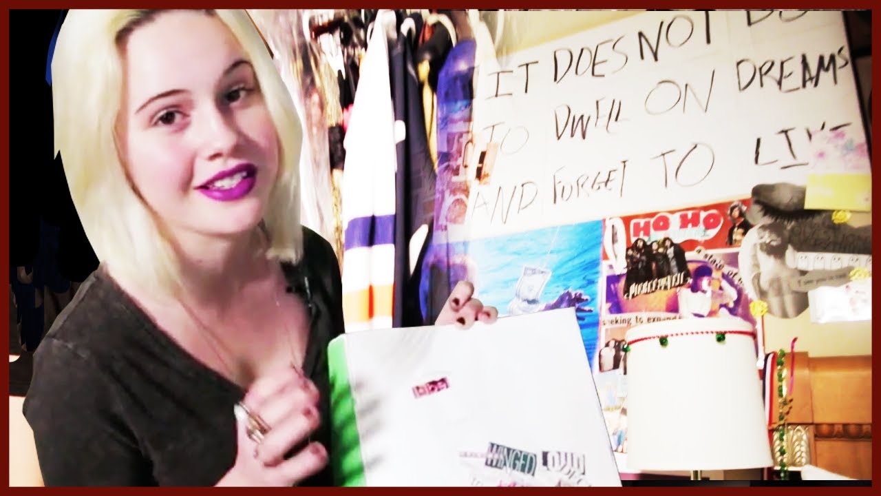 Bea Miller - Room Tour