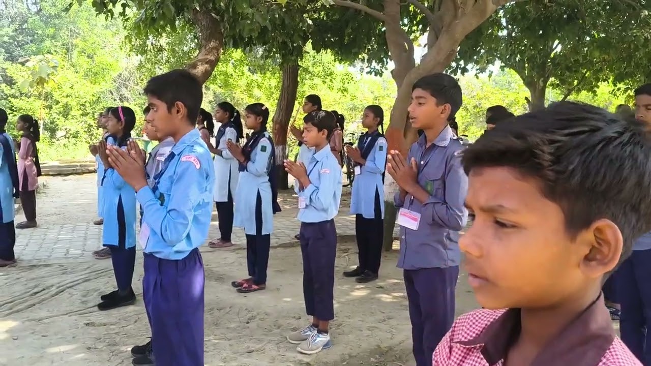 बच्चे हैं हम तेरे हमें दो विद्या का दान प्रार्थना की सुंदर प्रस्तुति पू0मा0वि0रेही के द्वारा 