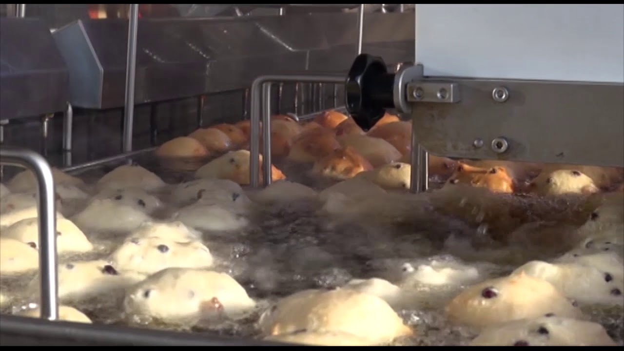 Oliebollen bakken door echte bakker Kok (Noordwolde)