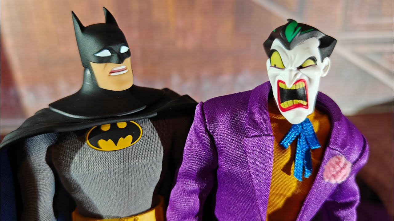 Finally... Batman and Joker Mezco action figures unboxing and review