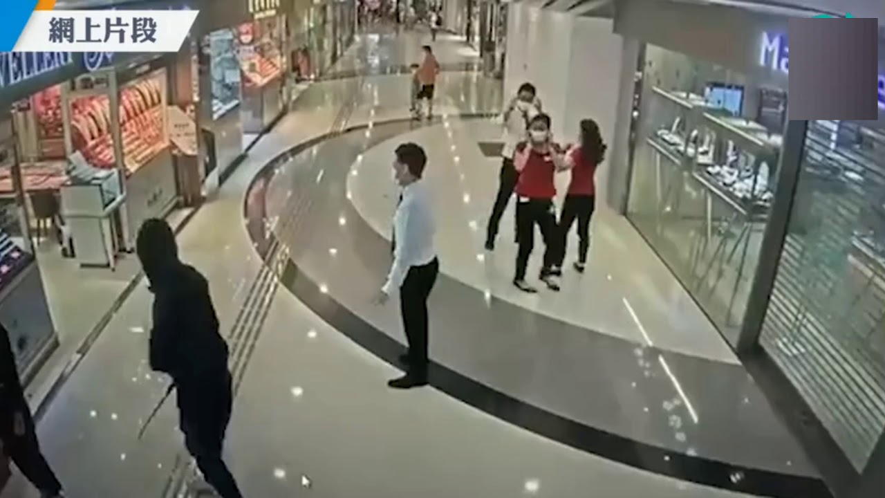 天眼直擊😱4匪闖天水圍商場　打劫珠寶行😱掠走首飾