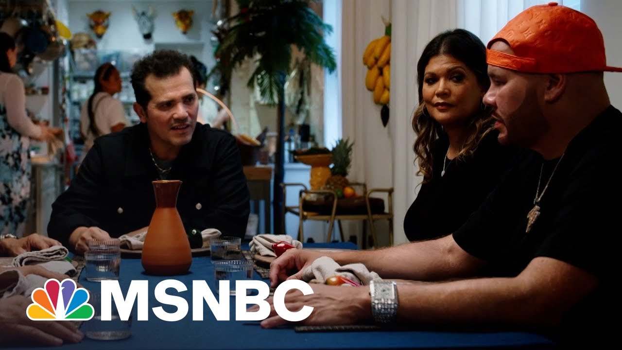 John Leguizamo hosts Latino legends dinner