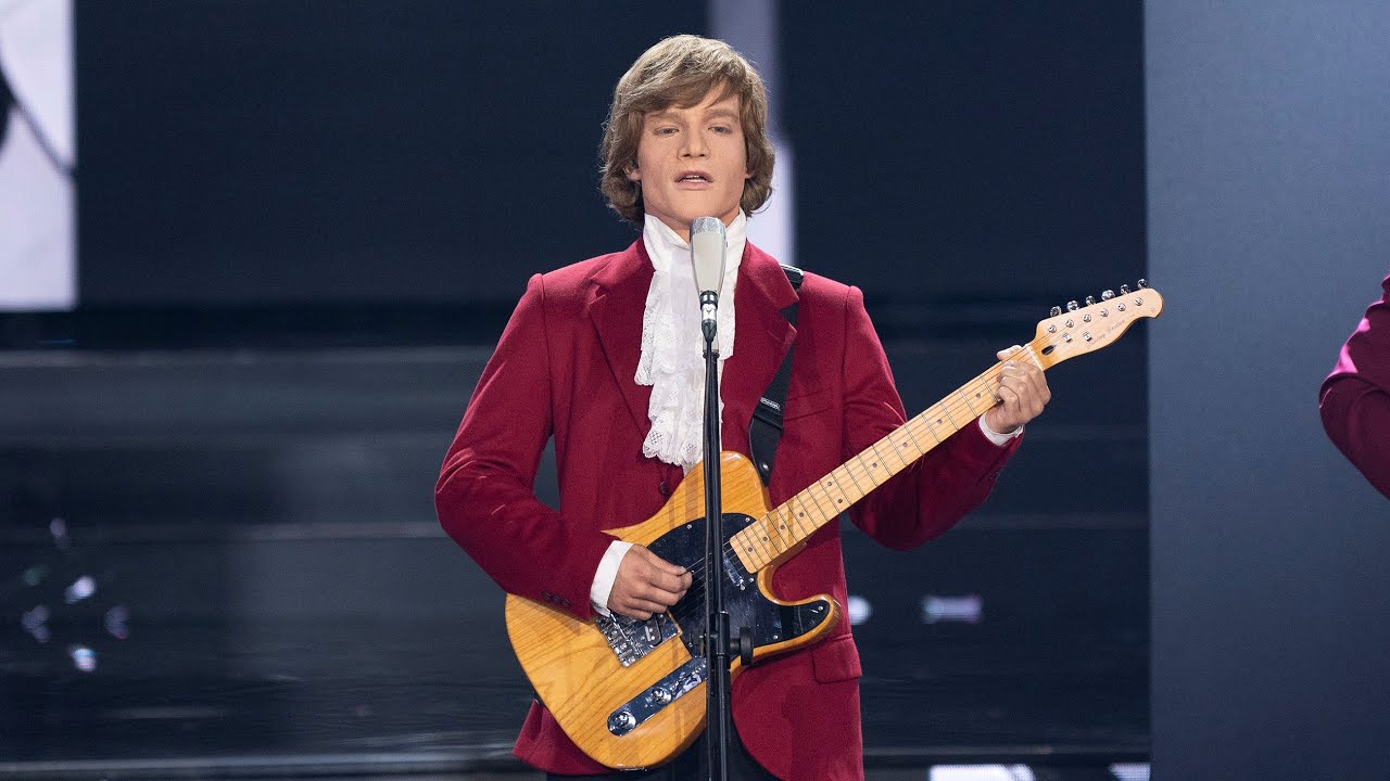 Kuba Szmajkowski jako Justin Hayward (The Moody Blues) - Twoja Twarz Brzmi Znajomo