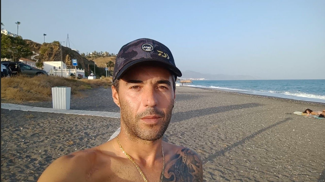 SURFCASTING DE NOCHE EN TORROX CON BONITAS CAPTURAS jornada muy dura