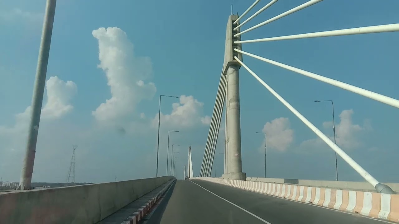 আমরা এখন আছি পটুয়াখালী জেলার লেবুখালী সেতুর উপরে।