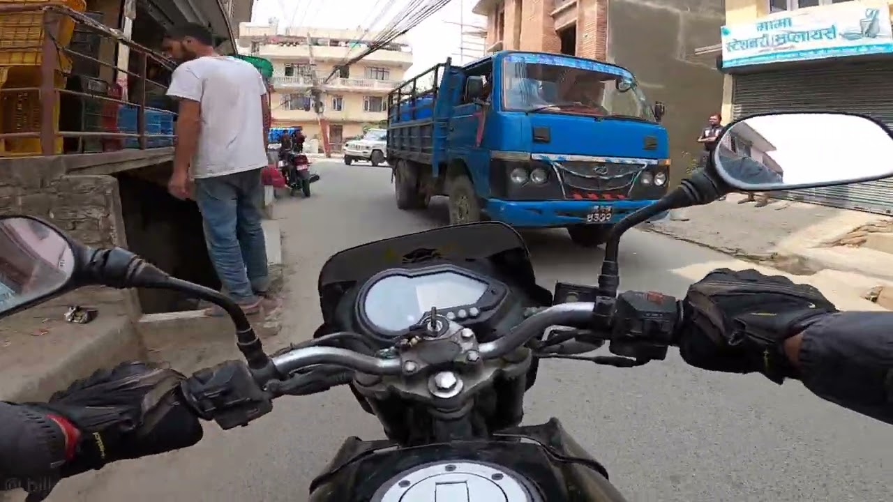 ME MY MOTORBIKE AND KATHMANDU - ICH MEIN MOTORRAD UND KATHMANDU / CHHETRAPATI - CHAMATI