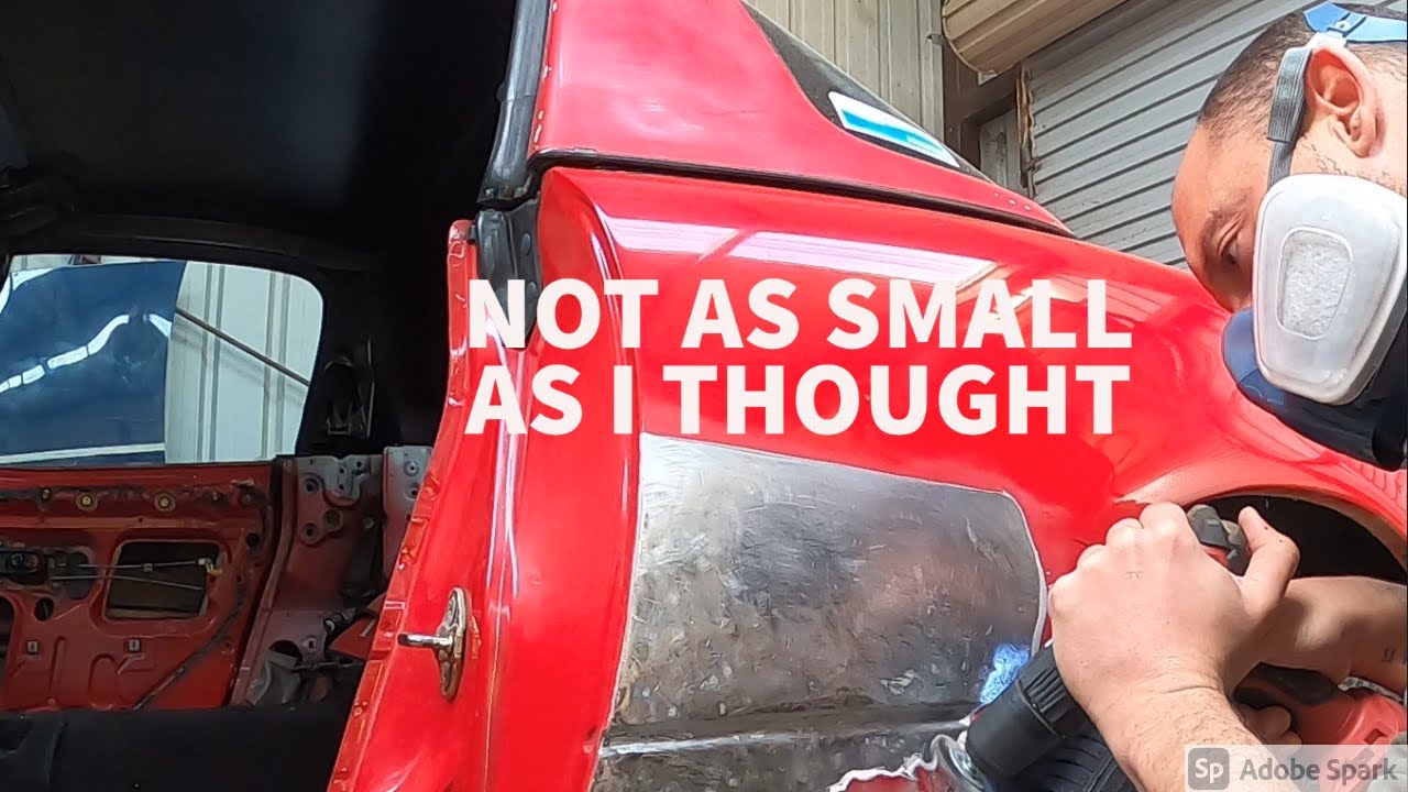 Assessing The Damage on the NA MX5 Rear Quarter  Panel