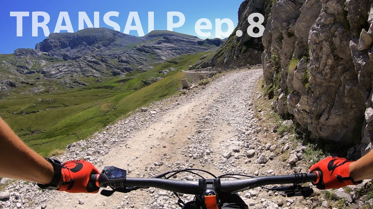 La via del sale in E-bike. Avventura della traversata alpina vicino al traguardo.