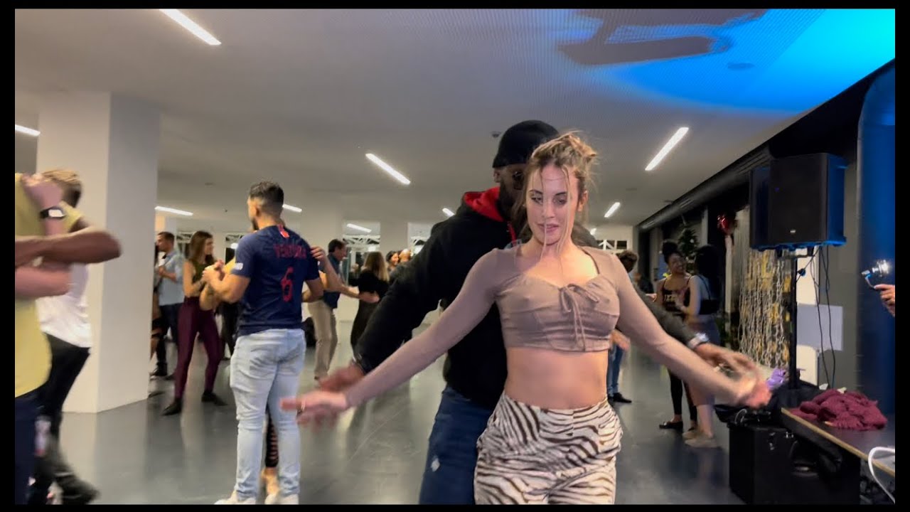 Olaide Grant y Sara Linaza -  Luxembourg - bachata social - Entre los dos - Karlos Rose