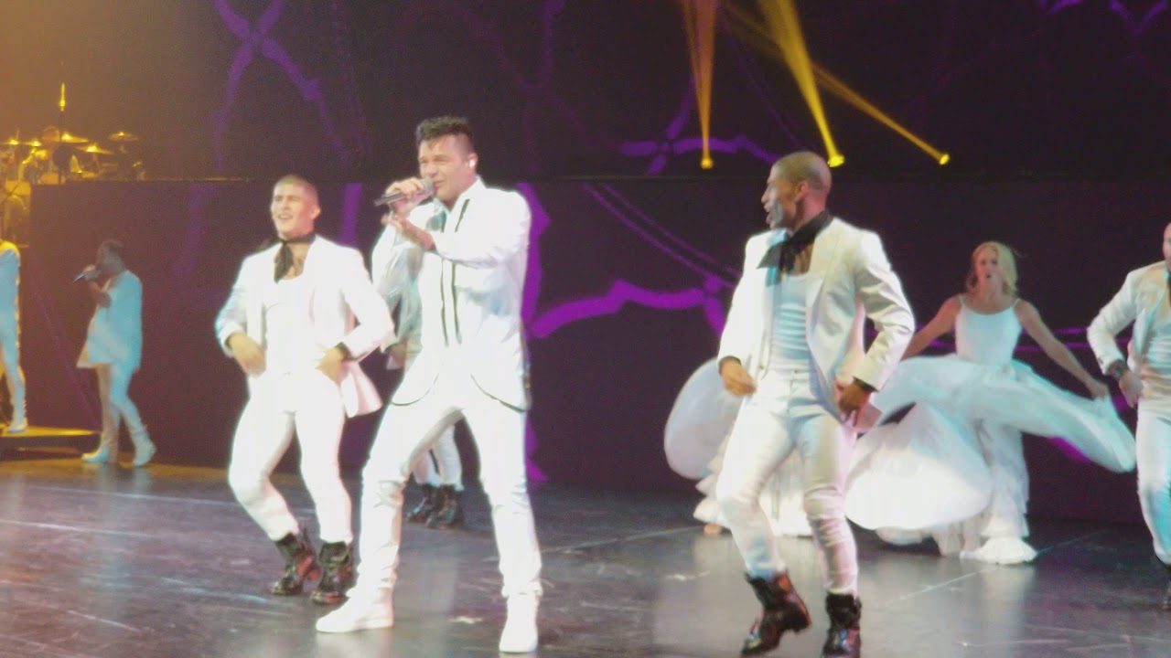 Ricky Martin 4k Pegate/La Mordidita (All In) Park Theater at Monte Carlo, Las Vegas 09/15/2017