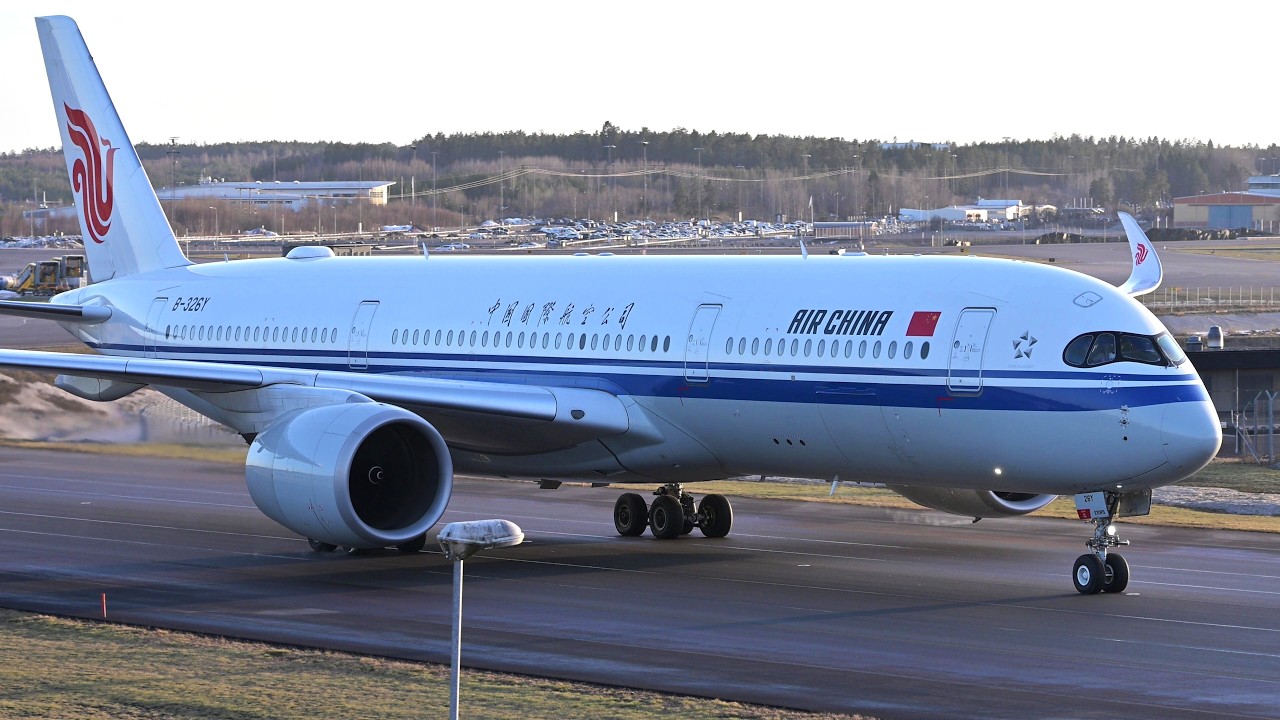 Close Up Planespotting Stockholm Arlanda Airport-Takeoffs & Landings