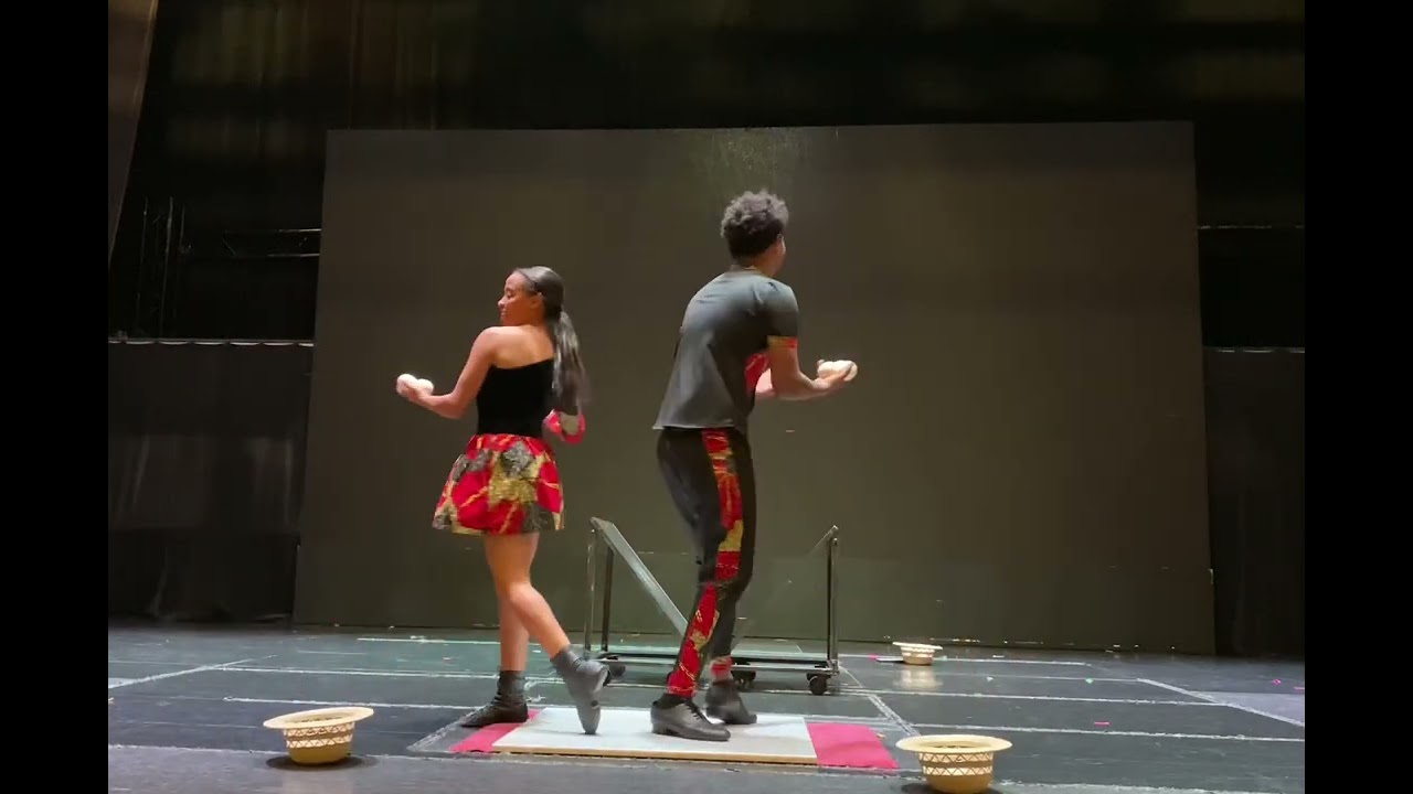 Duo Bounce juggling