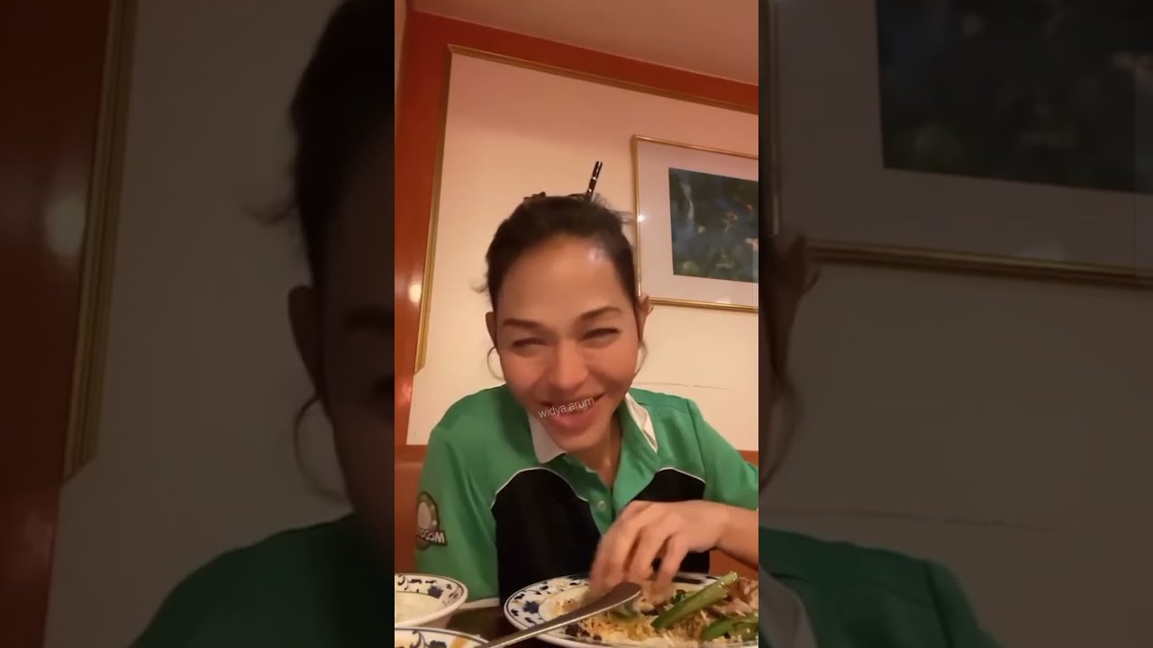 Bunda Corla Makan Bebek Apa Babi