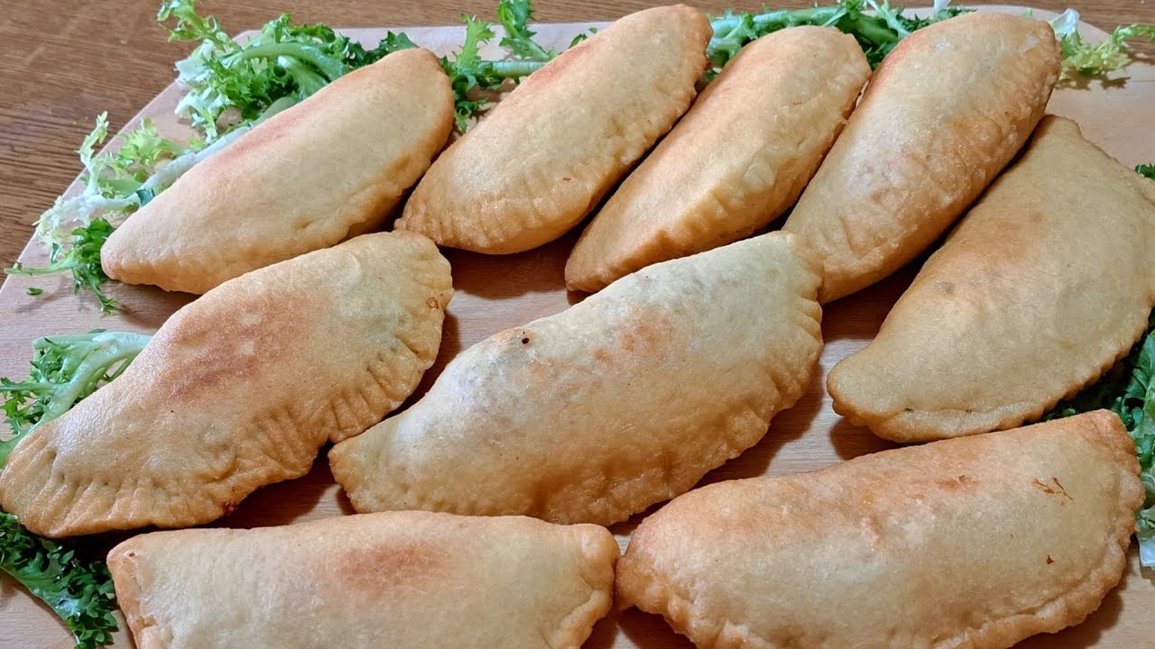 Pidoni Messinesi(calzoni fritti)..sapori di Sicilia bontà unica..