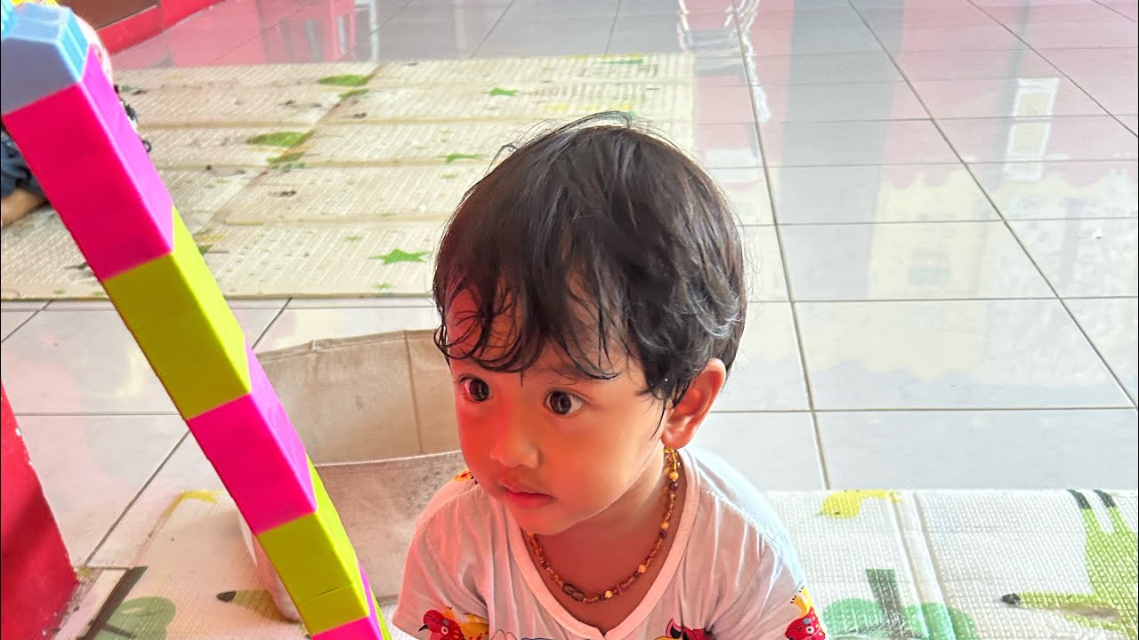 ELZIO ANTAR GYAN LES , TERNAYTA CUMA PENGEN MAIN 🤭