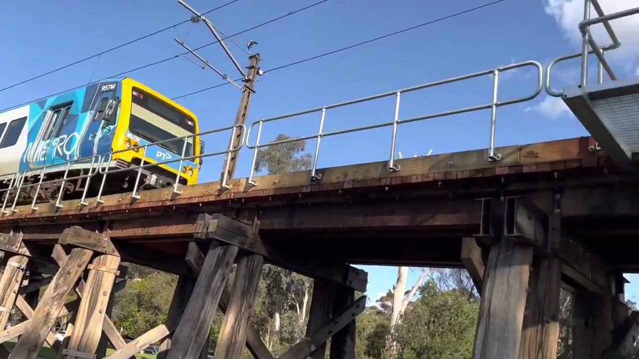 Eltham station ￼