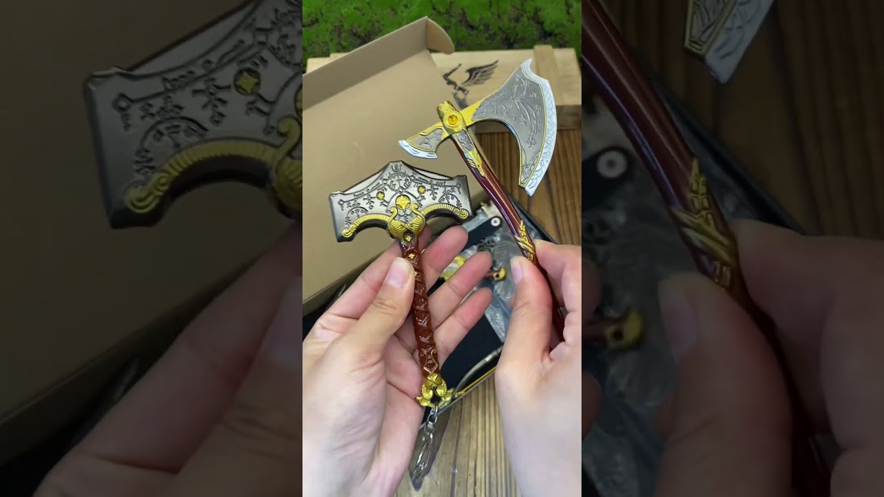 Unboxing the GOD OF WAR Mini Weapons Set#godofwars #unboxing  #kratos #bladesofchaos #gaming