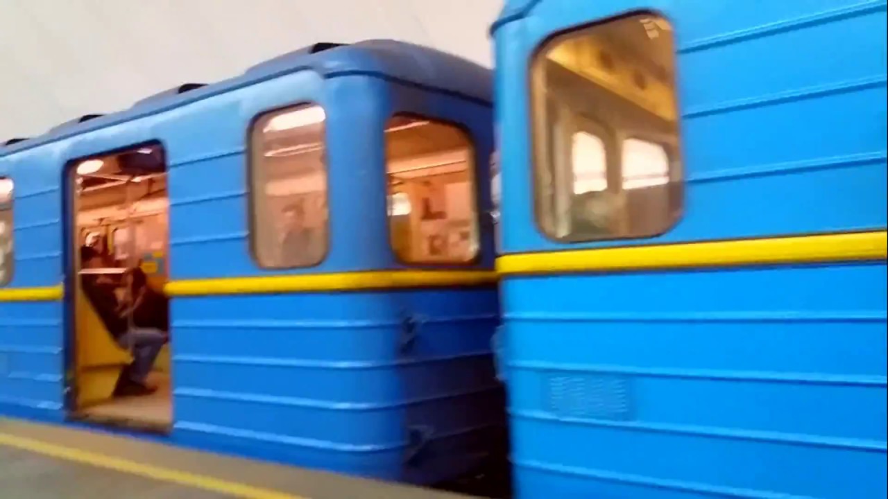 Київське метро M3. Палац Спорту - Осокорки. 81-717/Kyiv metro M3. Palac Sporty-Osokorky. 81-717