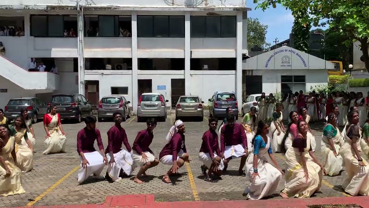 FLASHMOB ONAM SPECIAL PROGRAME BY 3RD YEAR STUDENTS OF LAXMI MEMORIAL COLLEGE OF NURSING 2k22
