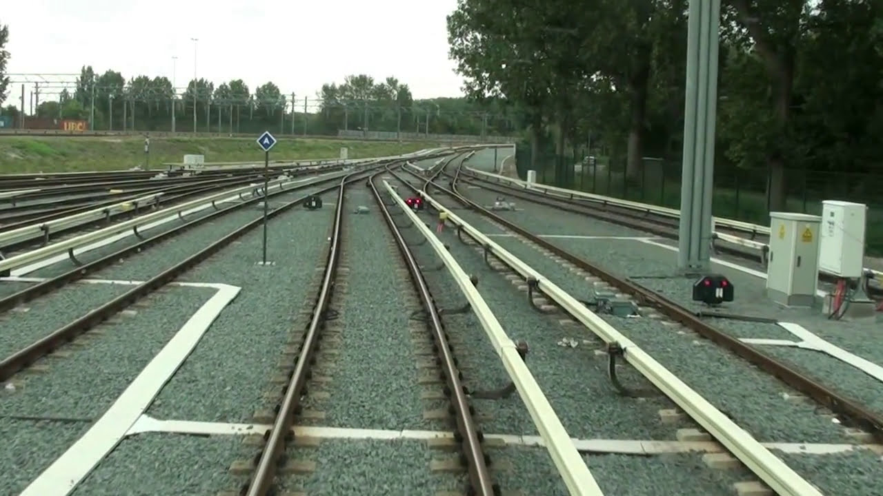 Cab ride metro Rotterdam; uitruk remise Waalhaven-Slinge
