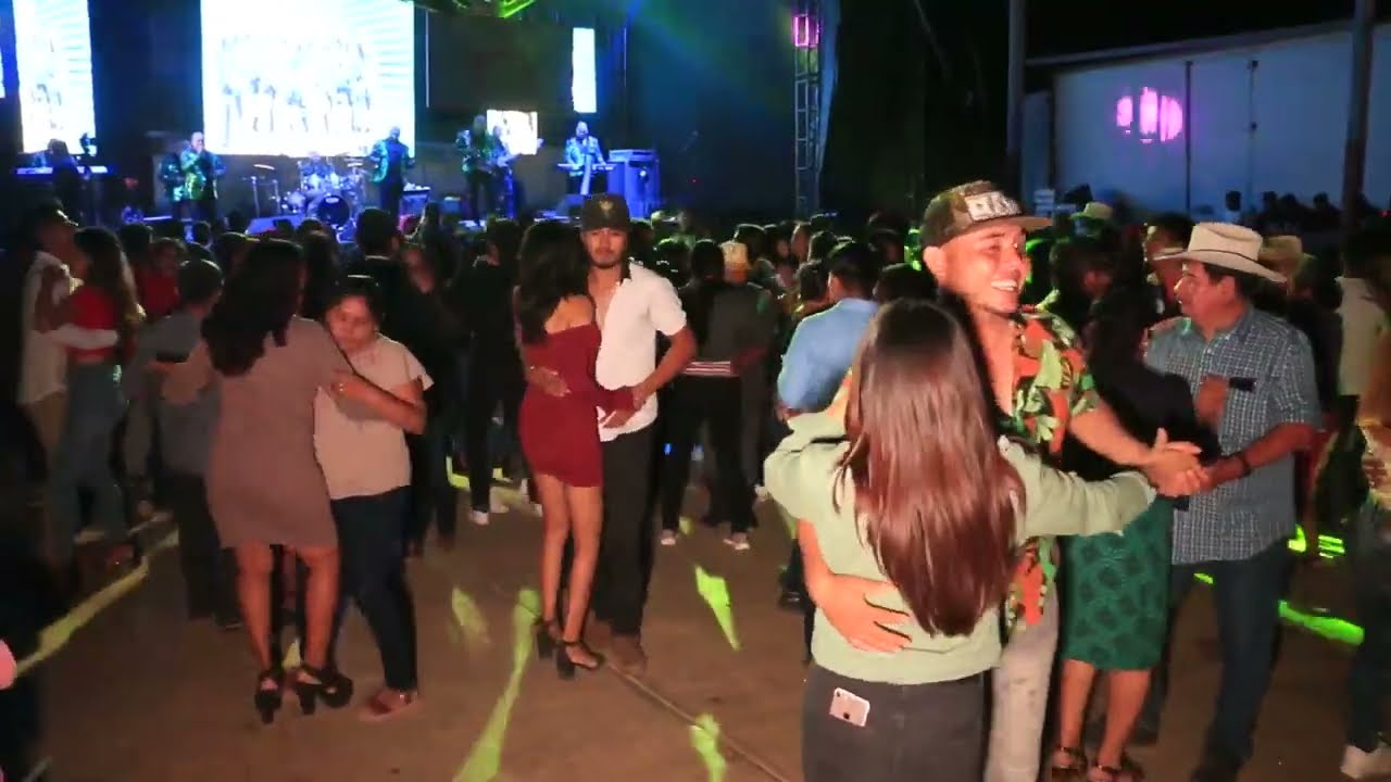 DVD 04 Los Rayos De Oaxaca EN Alpoyecancingo DE LAS Montañas FINAL DEL CONCIERTO