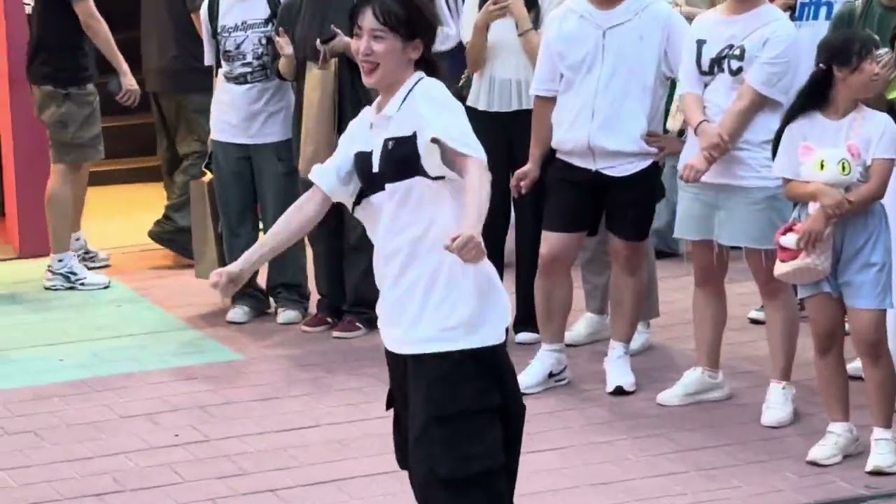 HONGDAE K-POP SOLO BUSKING - [PSY] Gentleman (2)