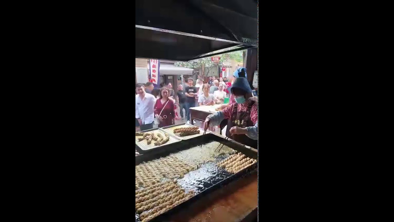Magical Chinese street food 神奇的中国街头美食  不思議な中国の街グルメ