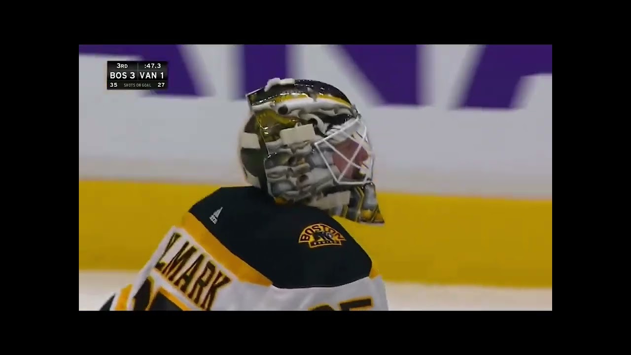 Goalie goal for Ullmark