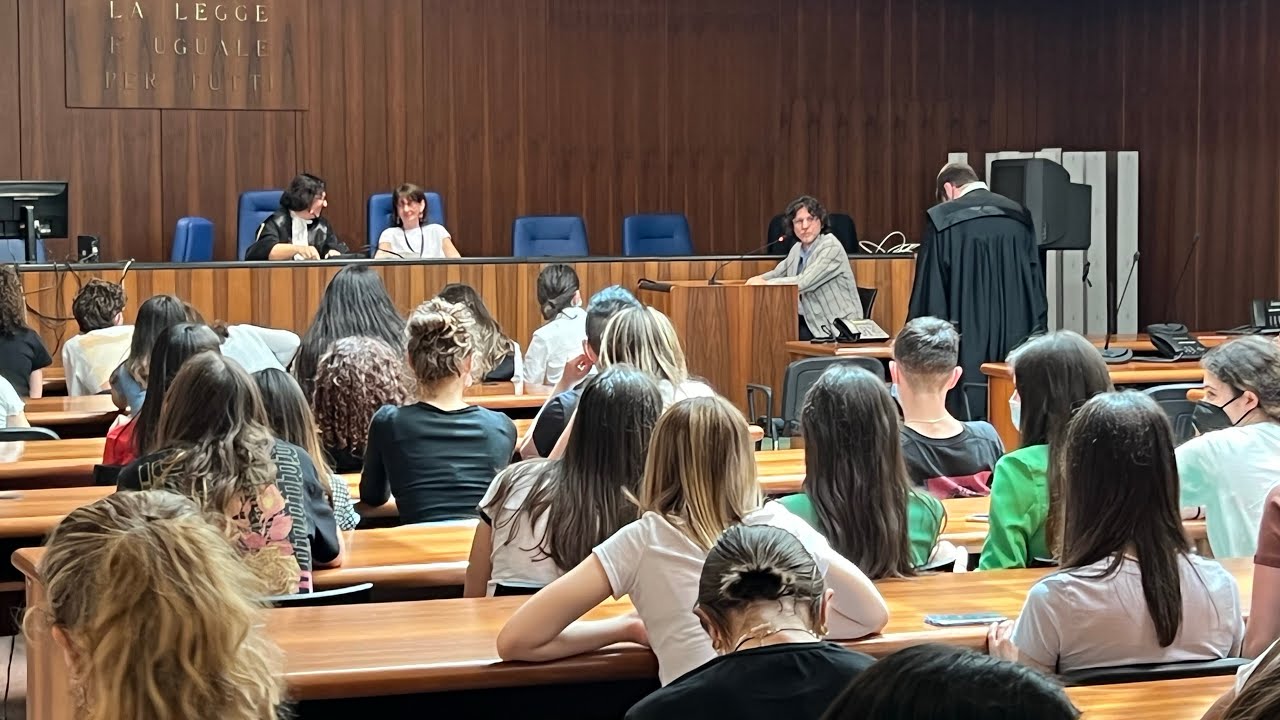 Sciopero magistrati al tribunale di Busto Arsizio. Simulazione di un processo davanti agli studenti