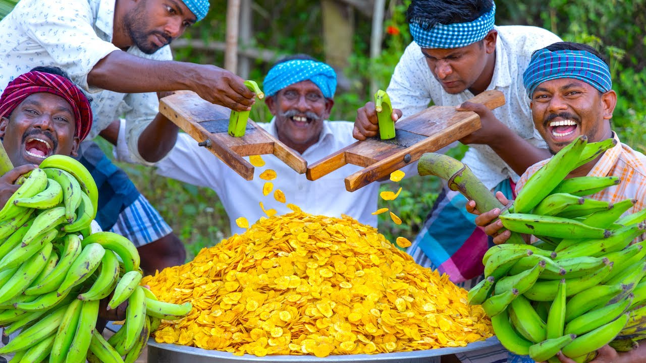 BANANA CHIPS | Kerala Special Nendran Raw Banana Chips | Street Food Snack Recipe cooking in Village