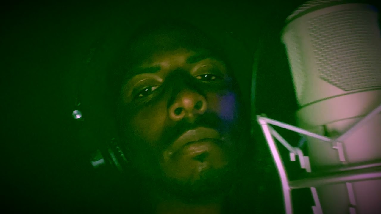 Moneybaby- D**k pleaser freestyle (talking shit) 