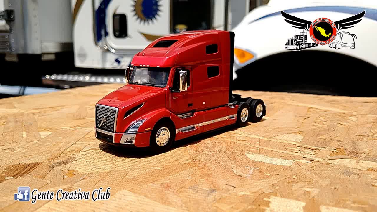 Trailer Volvo VNL 760 Marca First Gear en Escala 1:50