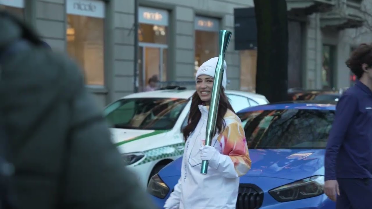 Olimpiadi Milano-Cortina 2026: Hiba tedofora per la pace