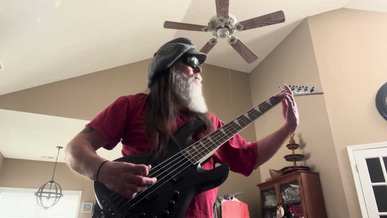 Kool & The Gang (Celebration) Bass Cover #koolandthegang #celebration #bass 