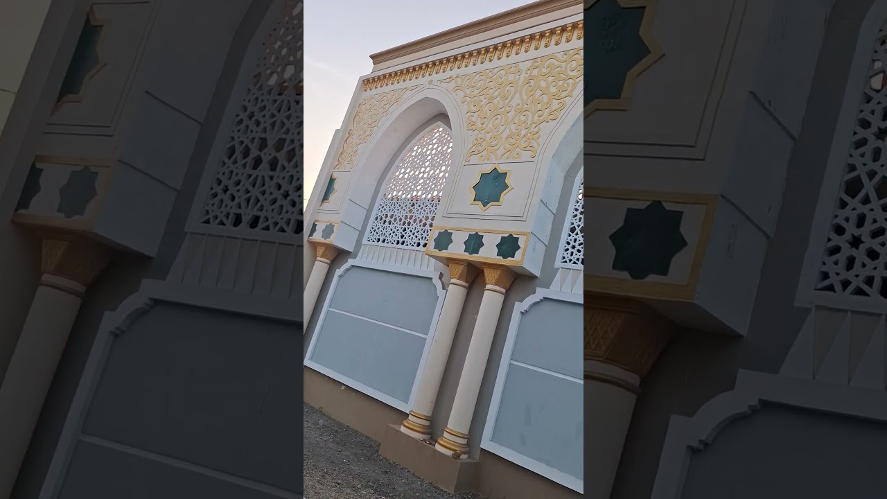 MASJID AL-IKHLAS,  SELAGALAS MATARAM : Terlihat kecil, namun ruang shalatnya lapang dan terbuka.