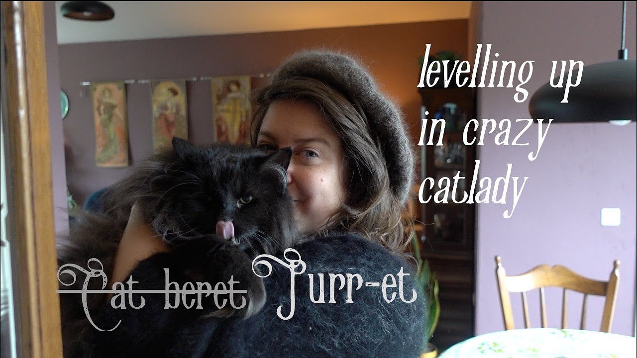The Cat is the Hat: I made a Purr-et out of Wegie Wool [CC]