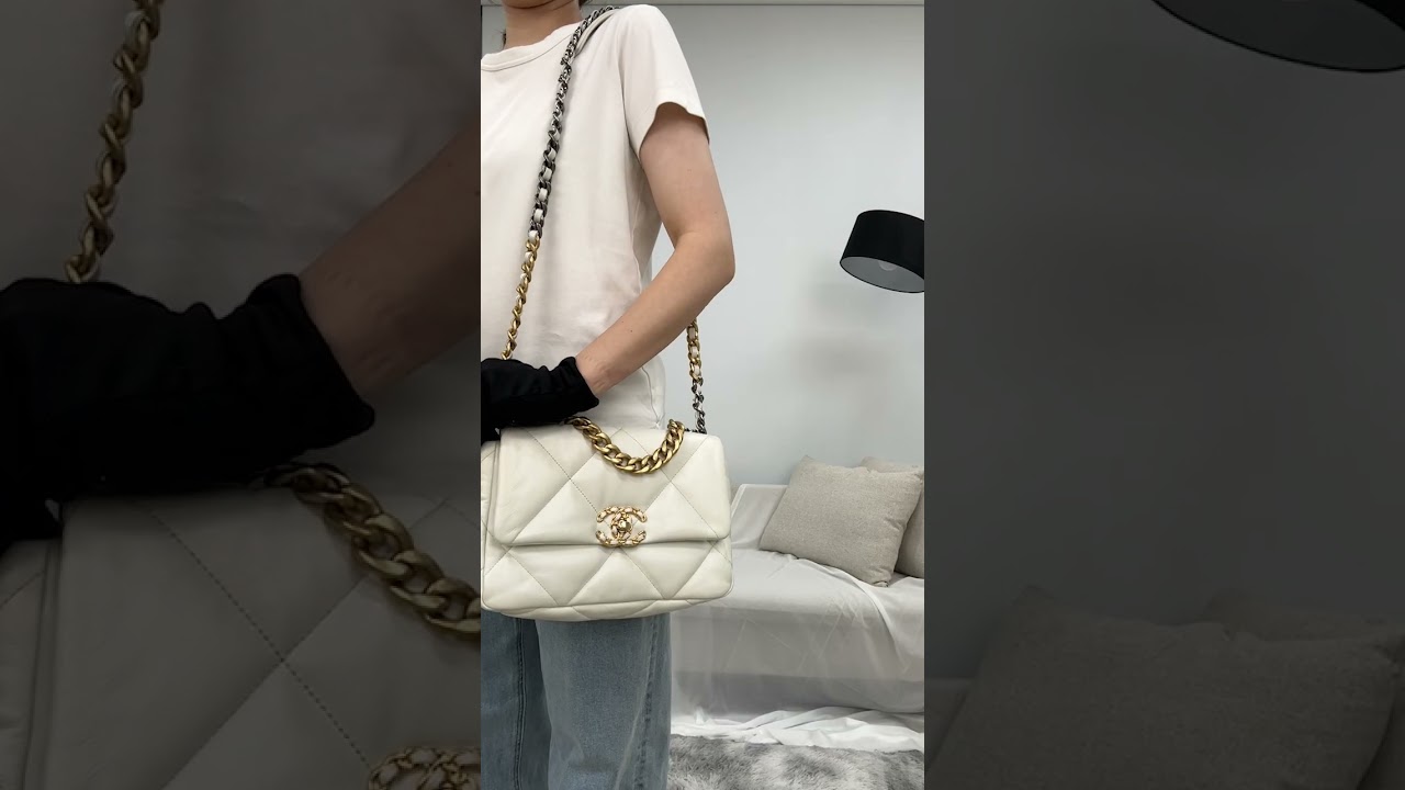 [Pre-Loved] CHANEL as1160 19 medium flap tote shoulder bag 94515543