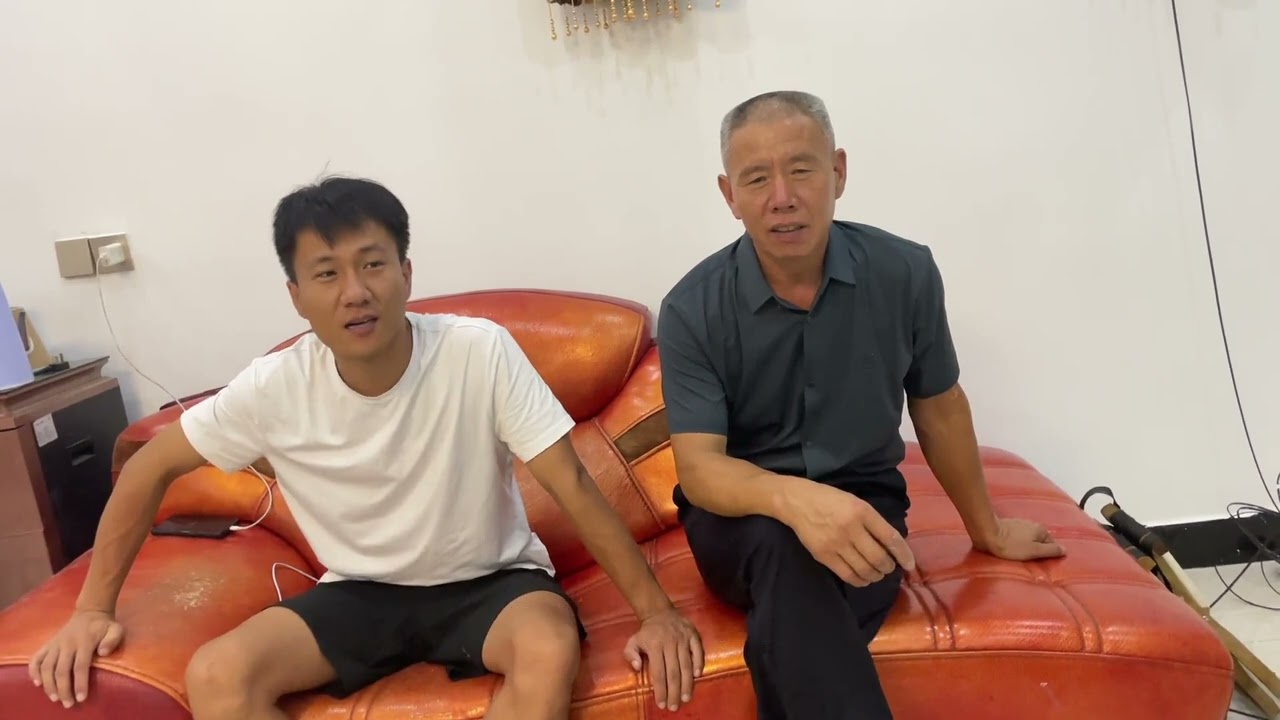 豫东小老弟的爸爸，也开始拍视频啦，希望大家多多支持