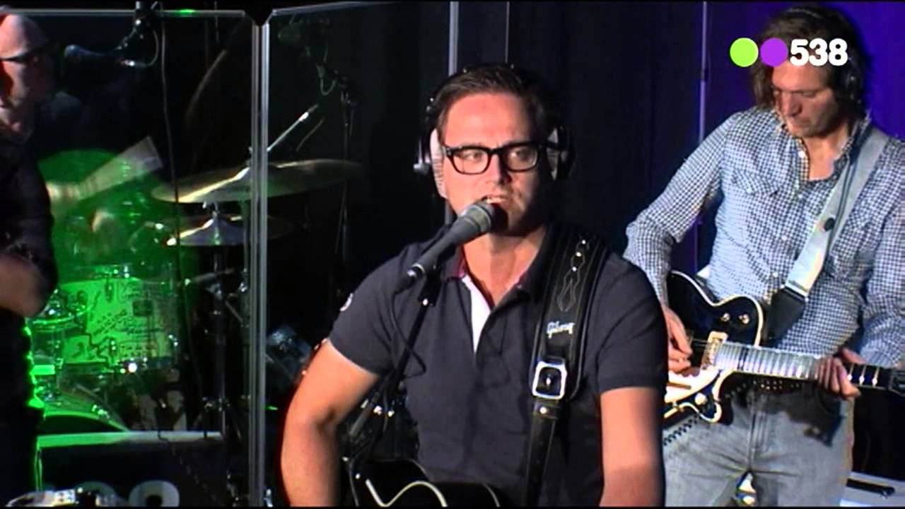 Guus Meeuwis - Tranen Gelachen (live bij Evers Staat Op)