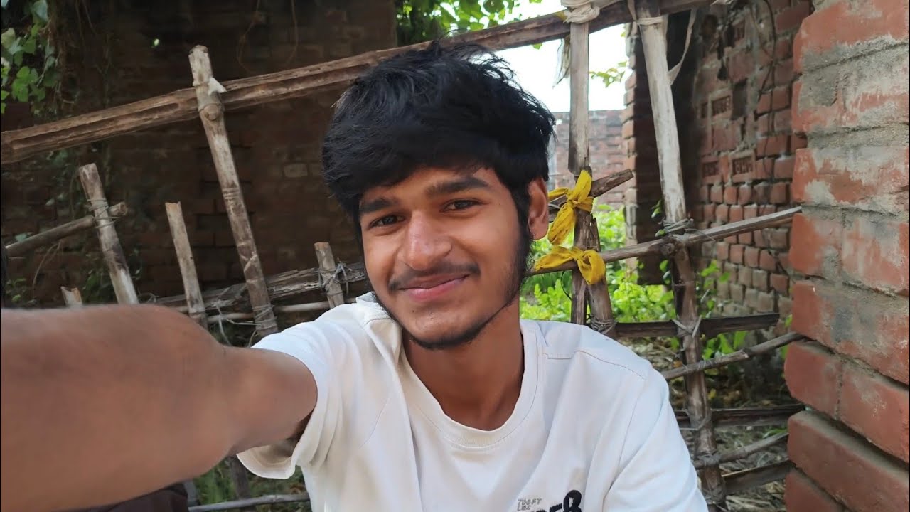 आज दोस्तो के साथ गया बाजार और मंदीर मे घूमने । और दोस्तो के साथ घूम कर बहुत अच्छा भी लगा । 🥰