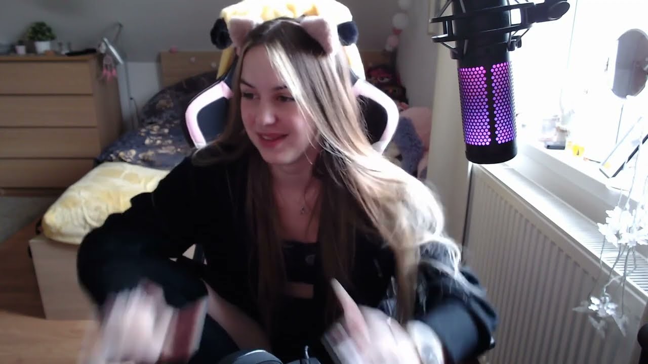🔥[Sweetadelka] Ad&eacute;l rad&iacute;, jak se spr&aacute;vně vytř&iacute;t.... kappa🔥