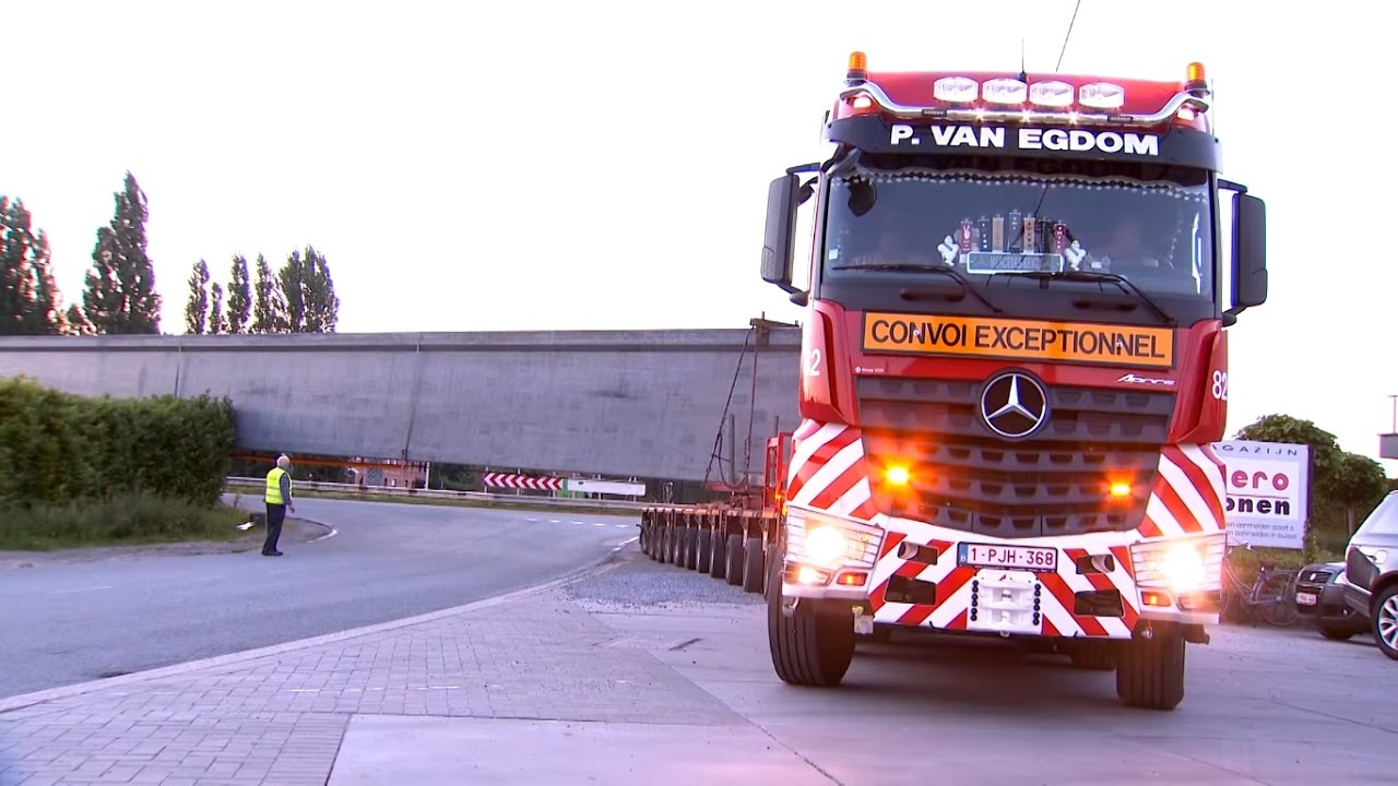 BOUW.TV 14: Twee Mercedes Arocs SLT trekken extreme last van 78 meter lang