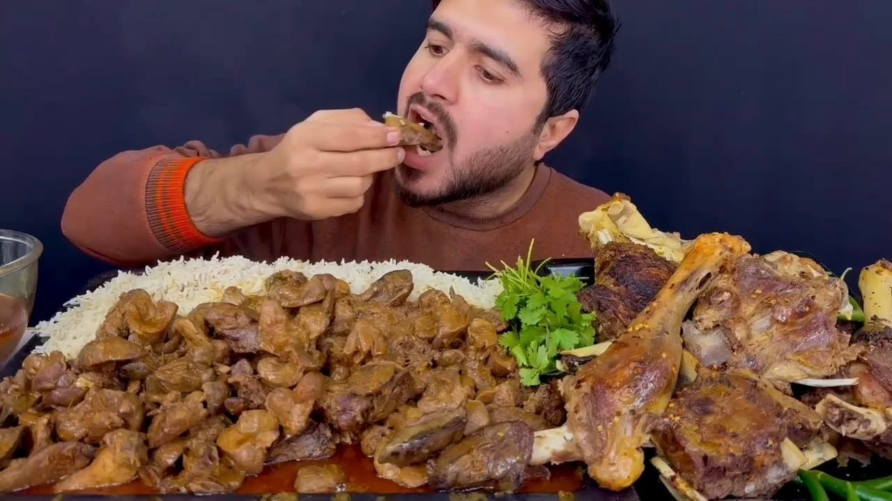 ASMR; Eating Spicy Chicken Liver Gizzard Curry+Namkeen Raosted Mutton with Rice+Extra Gravy+Drinks