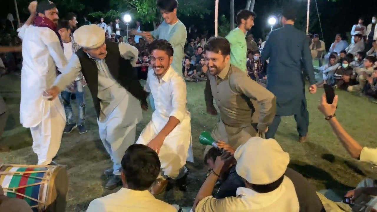 Teri Meri Garum War // Zulfiqar Ali Taj Wedding Pasoom  2021 // Naveed Lal & Group Dance