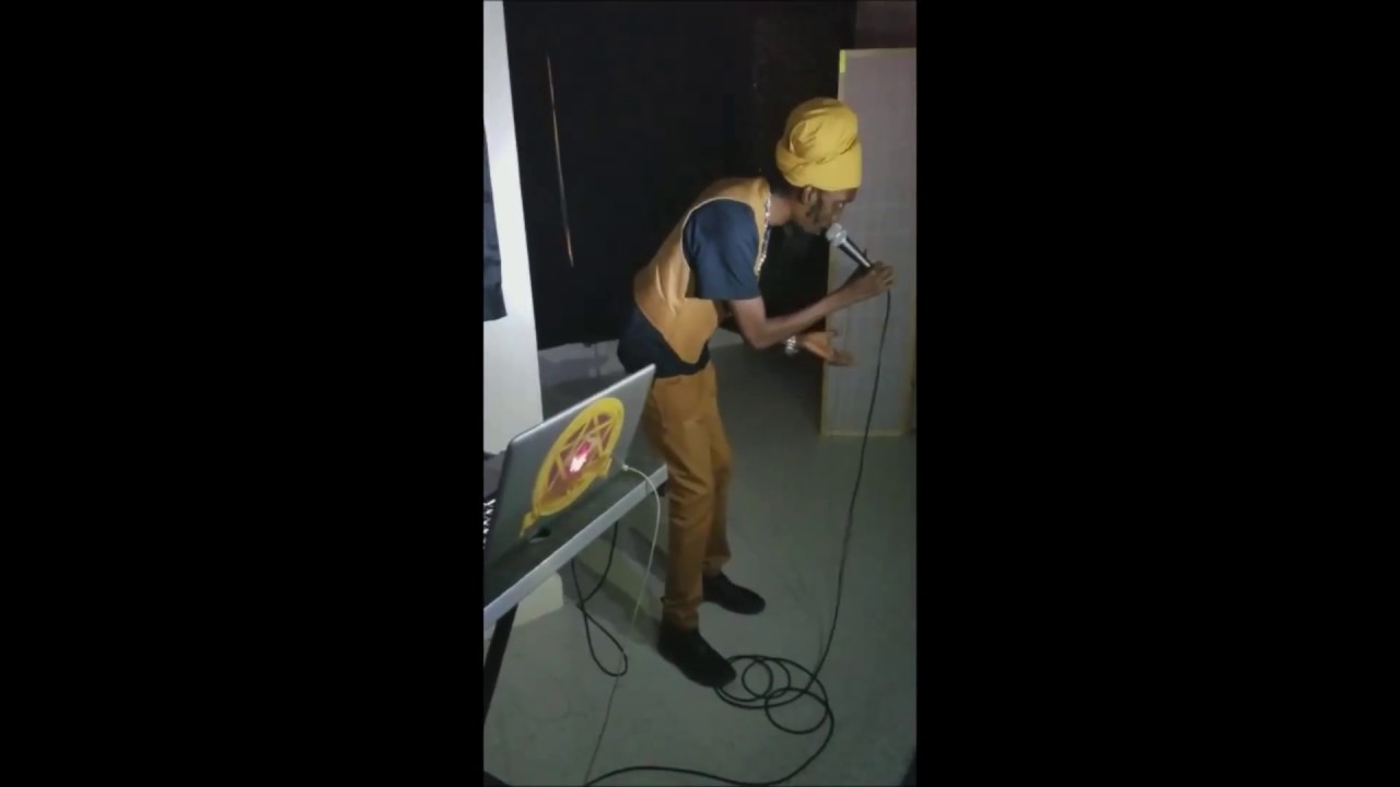 Menny More Live @ Strictly Roots Sundays