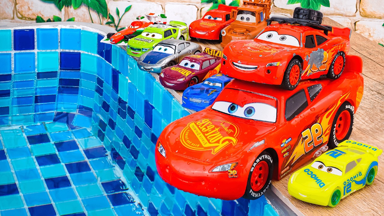 Disney Pixar Cars Unboxing Review | Disney Pixar Cars Transforming Mack Playset