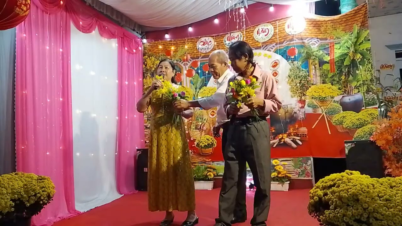 Cô Huệ Chú Mười Xa người mình Yêu