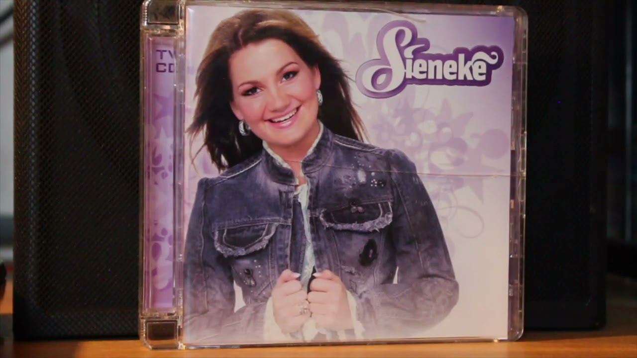 Zangeres Sieneke met muziek en zang