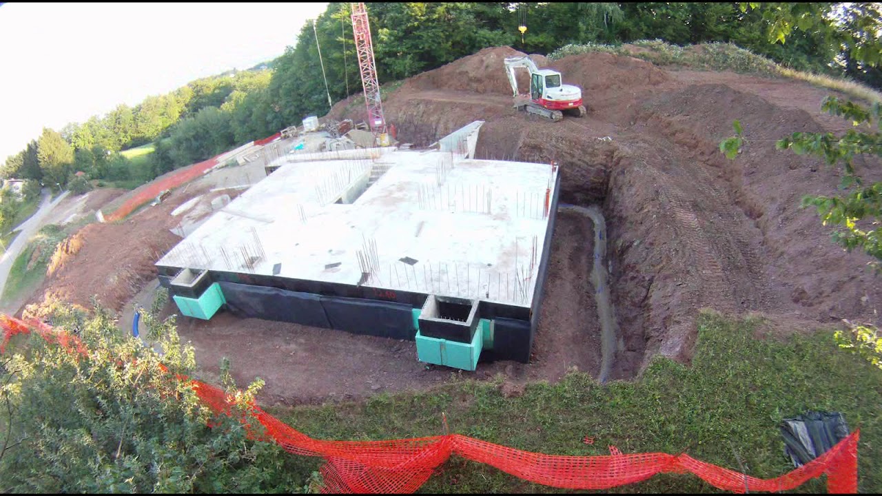 Isospan House from the excavation to the roof